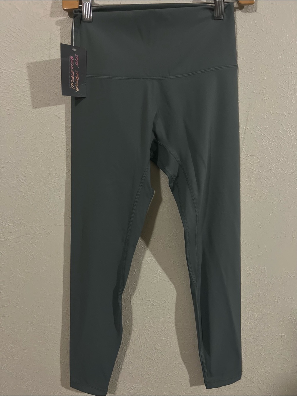 NWT Peachy size Medium High-Waist Dark Gray Active Leggings - Picture 1 of 5